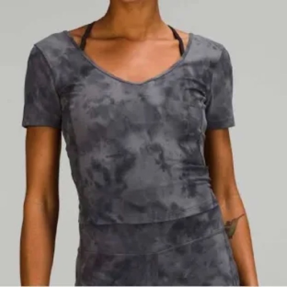 SOLD
Lululemon Align crop tee in graphite/dye grey